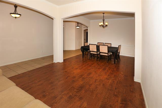 Building Photo - 1615 Bur Oak Dr