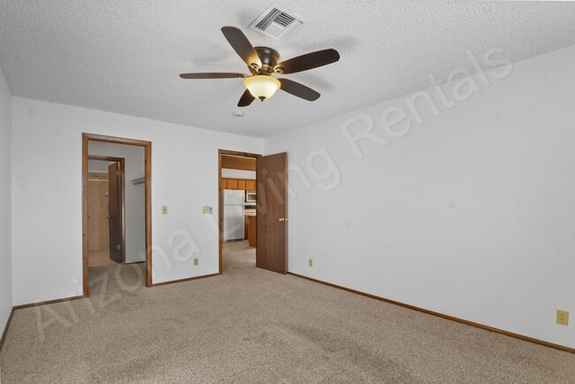 Building Photo - CENTRALLY LOCATED 1 BEDROOM CONDO