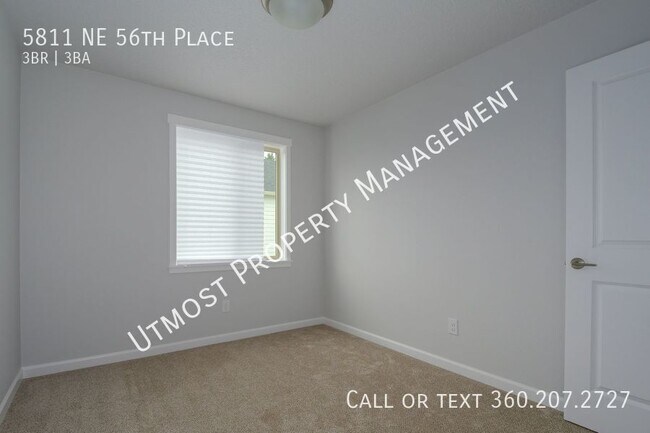 Building Photo - 5811 NE 56th Pl