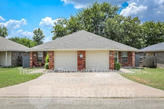 Building Photo - 932 Maplewood Dr