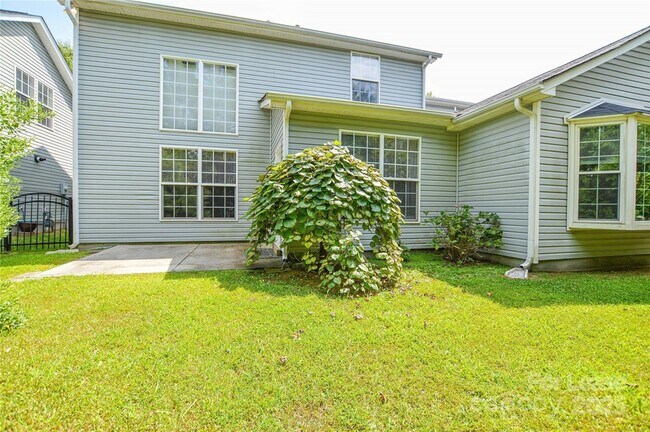 Building Photo - 1008 Millbank Dr