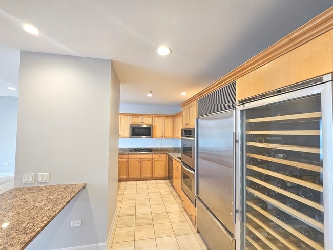 Building Photo - 415 E North Water St