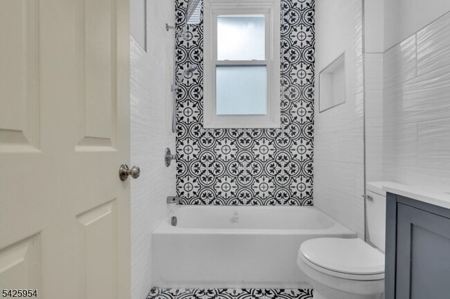 Building Photo - 123 Dodd St