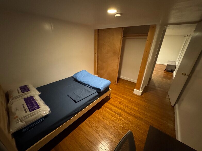 Building Photo - 28 Compton St