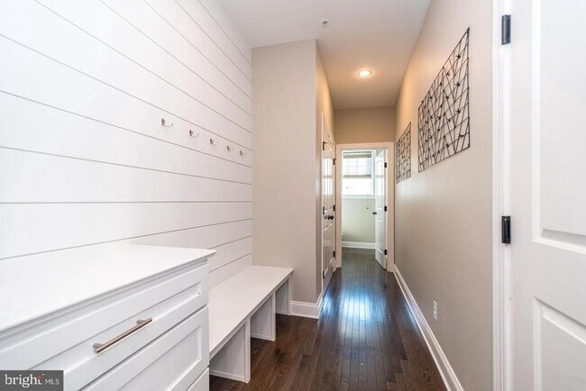 Building Photo - 306 Liam Ln