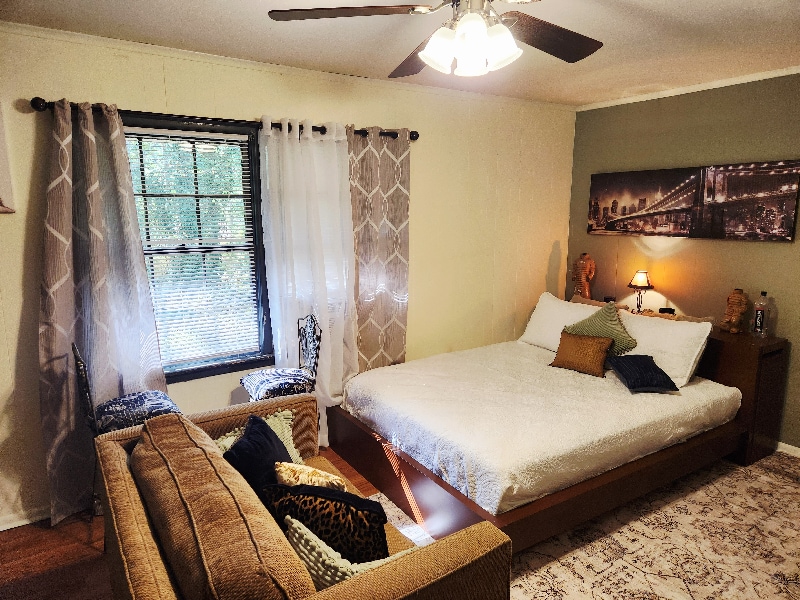 Building Photo - 4197 Fredericksburg Dr