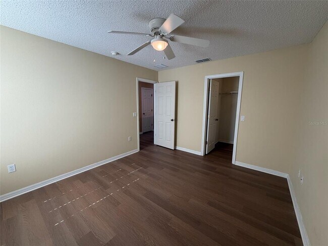 Building Photo - 256 Canna Dr