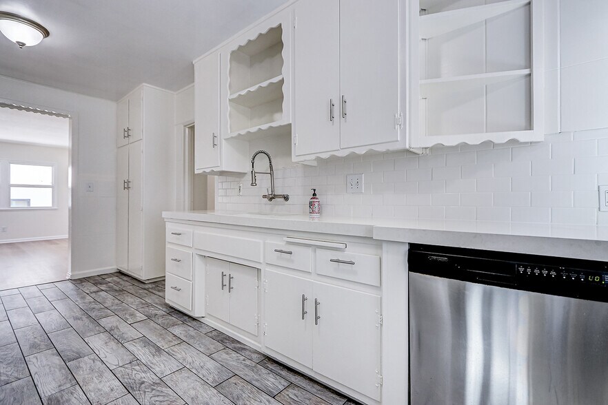 Building Photo - 2312 Grant Ave