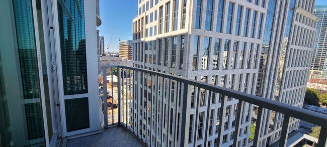 Building Photo - 943 Peachtree St NE