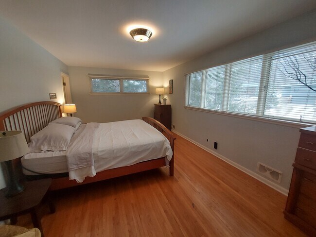 Master Bedroom - Main Floor - 4401 Avondale Rd