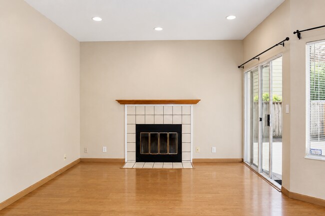 Building Photo - 34359 Agate Terrace