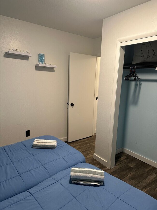 Building Photo - 521 N St