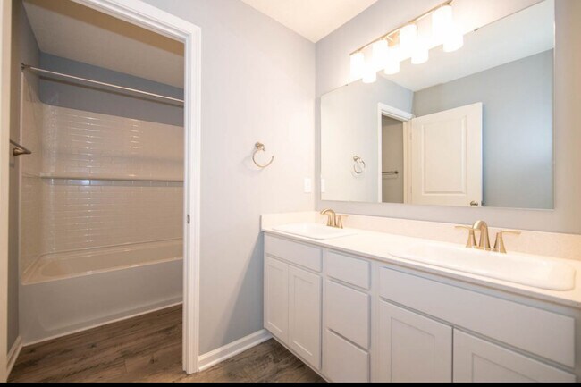 Building Photo - 5817 Flat Hill Dr