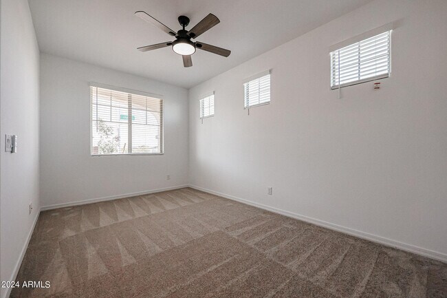 Building Photo - 8907 W Colter St