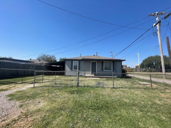 Building Photo - 137 SE 1st St