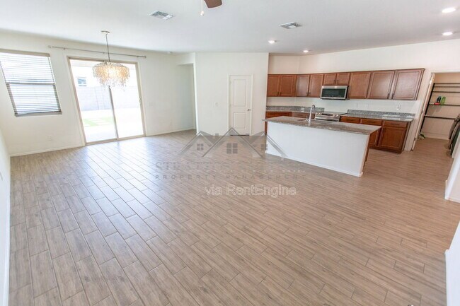 Building Photo - 15427 W Windward Ave