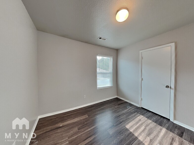 Building Photo - 7008 Pearl Vly Cv