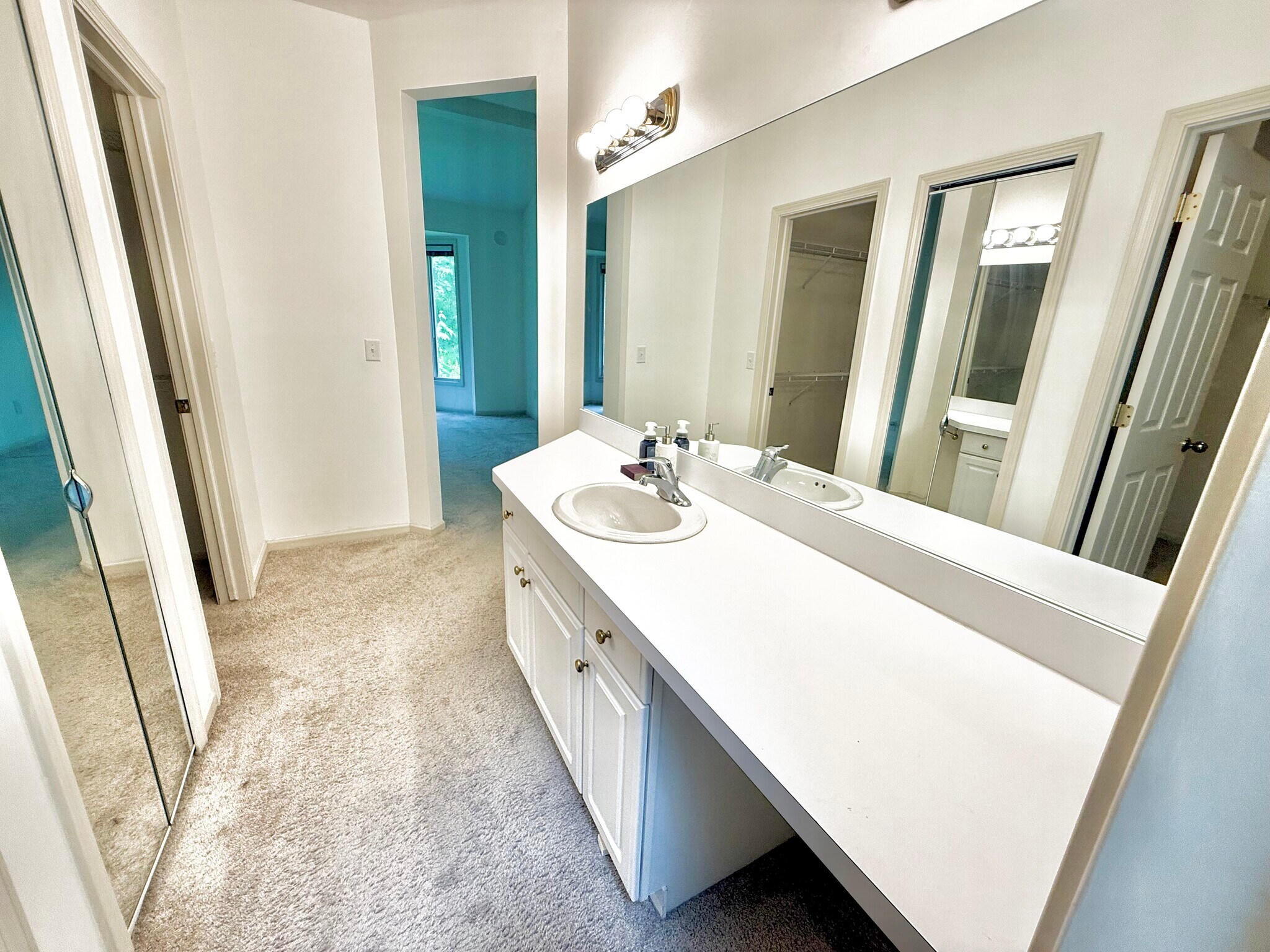 Building Photo - 30684 Tanglewood Trl