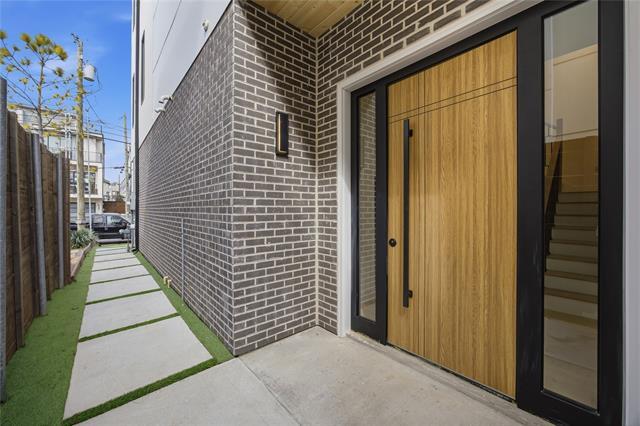 Building Photo - 4220 Munger Ave