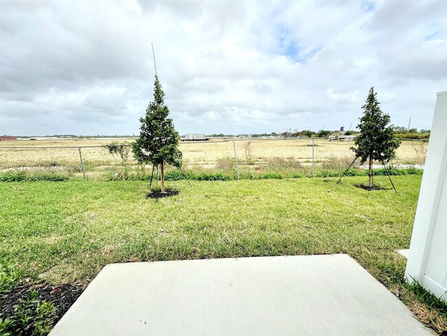 Building Photo - 1054 NW 6th St