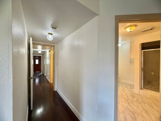 Building Photo - 3527 Rosedale St