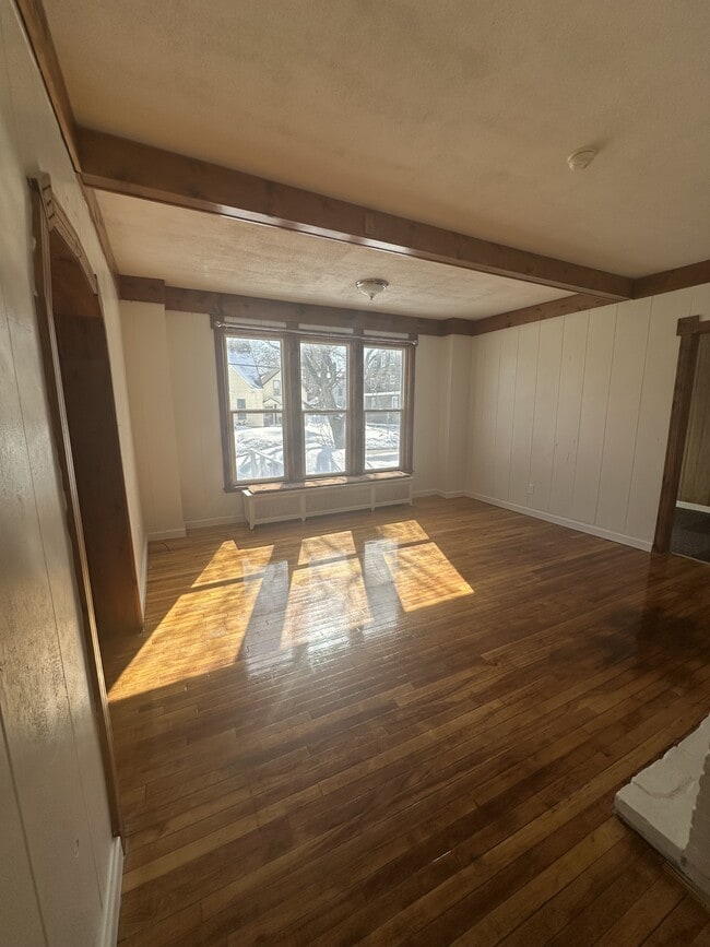 Building Photo - 409 Cedar St