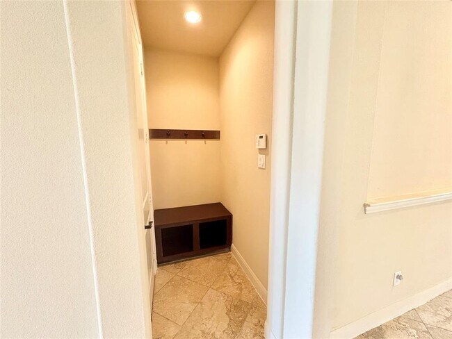 Building Photo - 21346 Huron Bend Dr