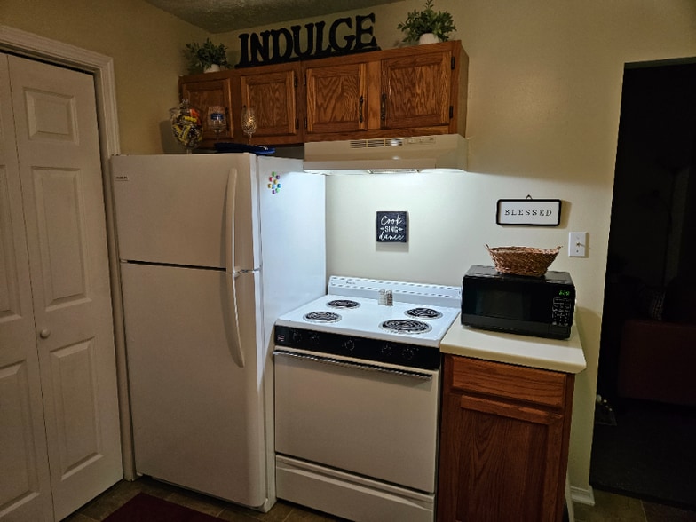 Building Photo - 2124 W Jackson St