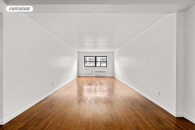 Building Photo - 2545 Sedgwick Ave