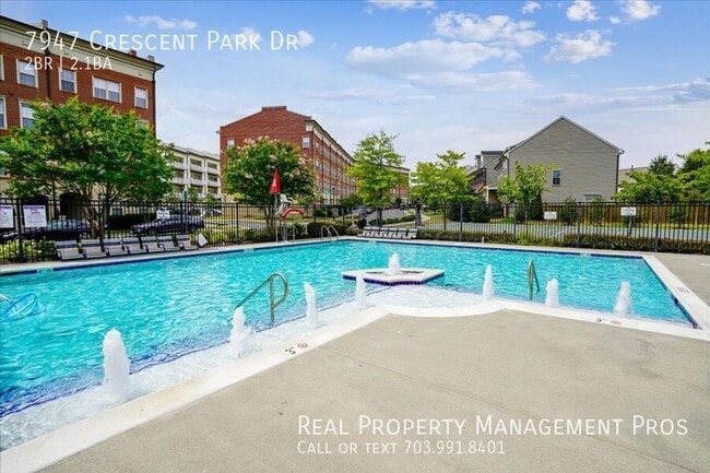 Building Photo - 7947 Crescent Park Dr