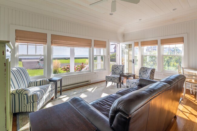 Building Photo - 159 Beach Ave