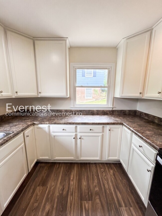 Building Photo - 4303 Whippoorwill Dr