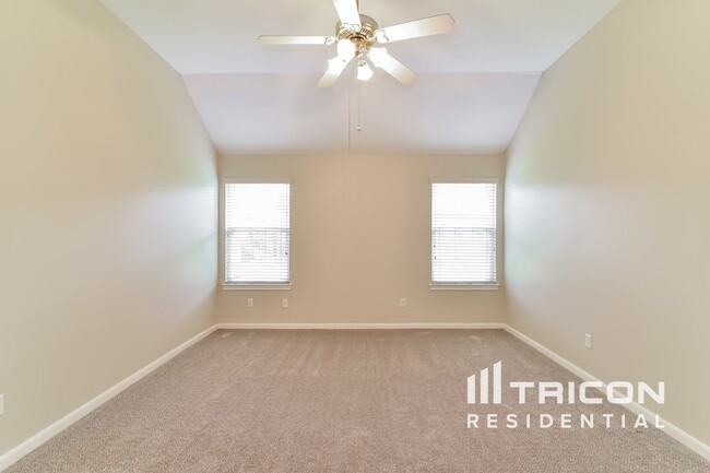 Building Photo - 11106 Creekline Glen Ct