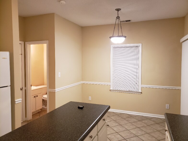 Building Photo - 107 Shining Armor Ct