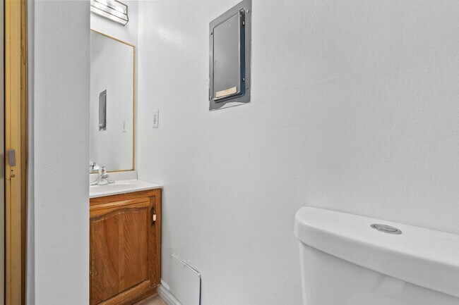 Building Photo - Welcome to this modern, remodeled condo!