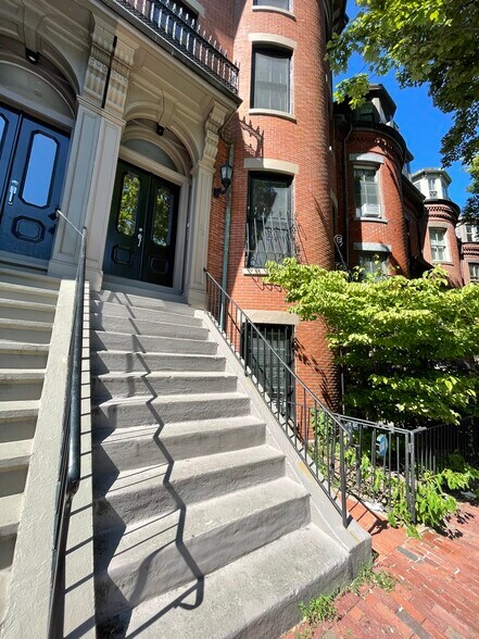 Primary Photo - 35 E Concord St