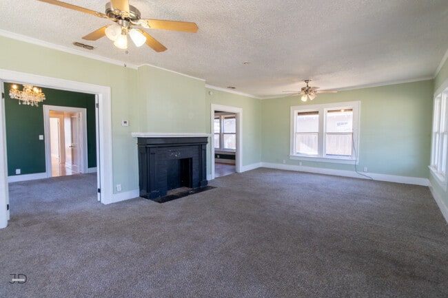 Building Photo - 2139 Ave F