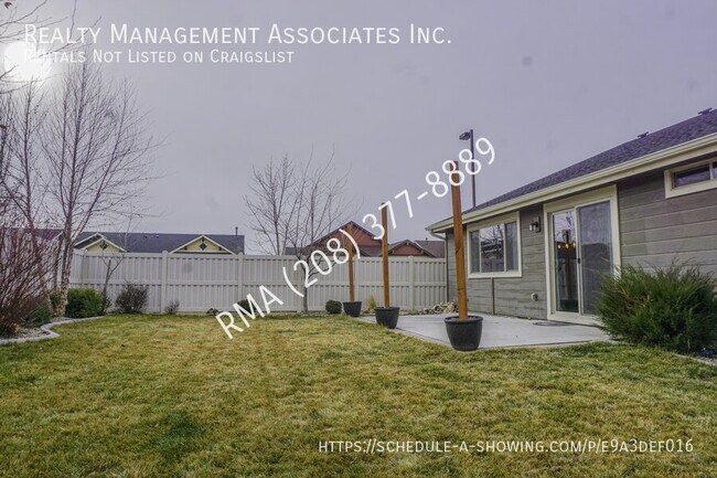 Building Photo - 4614 N Willowside Ave