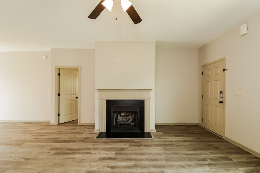 Building Photo - 62 Dropseed Ln