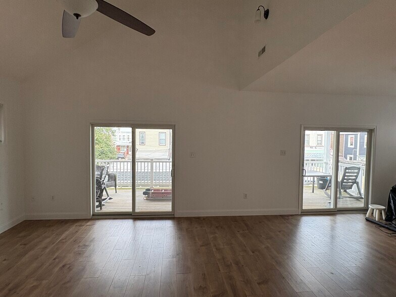 Building Photo - 4524 Edgemont St