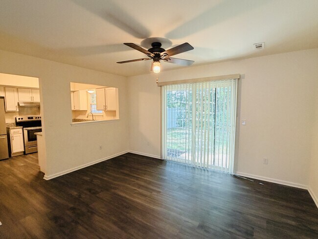 Building Photo - 168 Stoney Dr