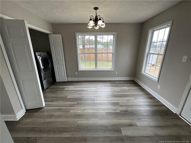 Building Photo - 301 Sanford Ct