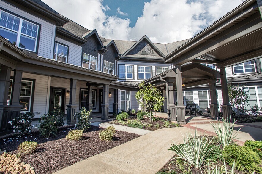 Building Photo - The Hammocks at East Cobb Active Adult