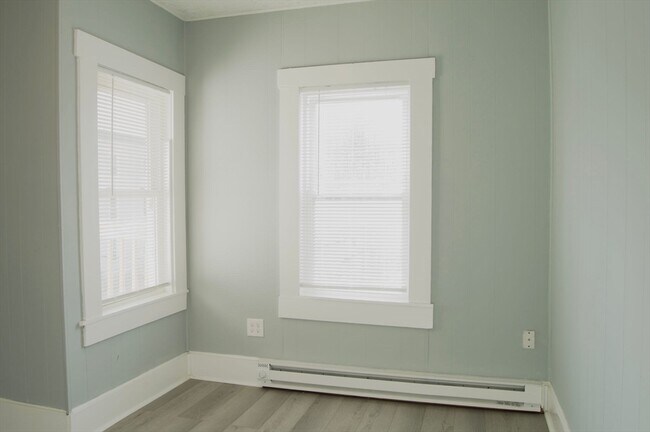 Building Photo - 105 Clarendon St