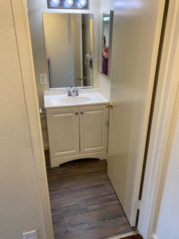 Building Photo - 404 Sierra Vista St