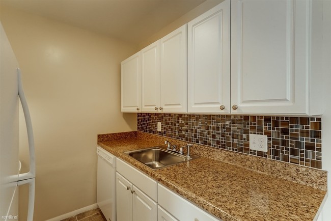 Building Photo - 2 br, 1 bath  - 1213 Nelson St
