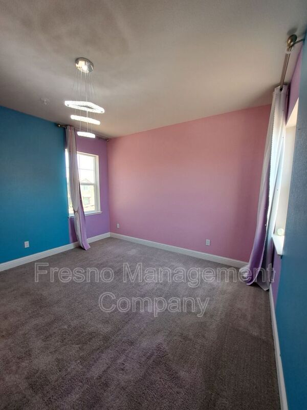 Building Photo - 4266 Sierra Madre Ave