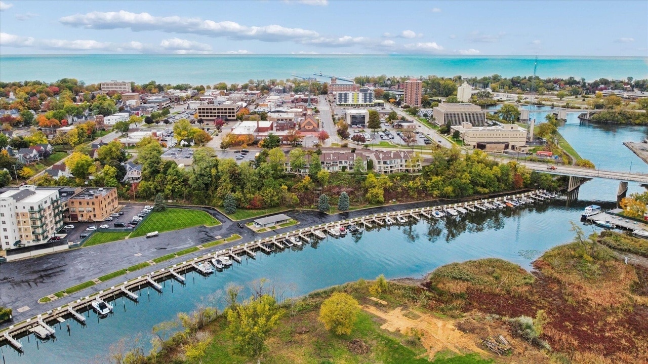 Building Photo - 205 Wayne St