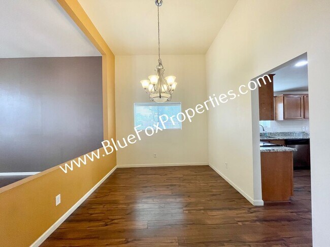 Building Photo - 2898 E Weymouth Cir