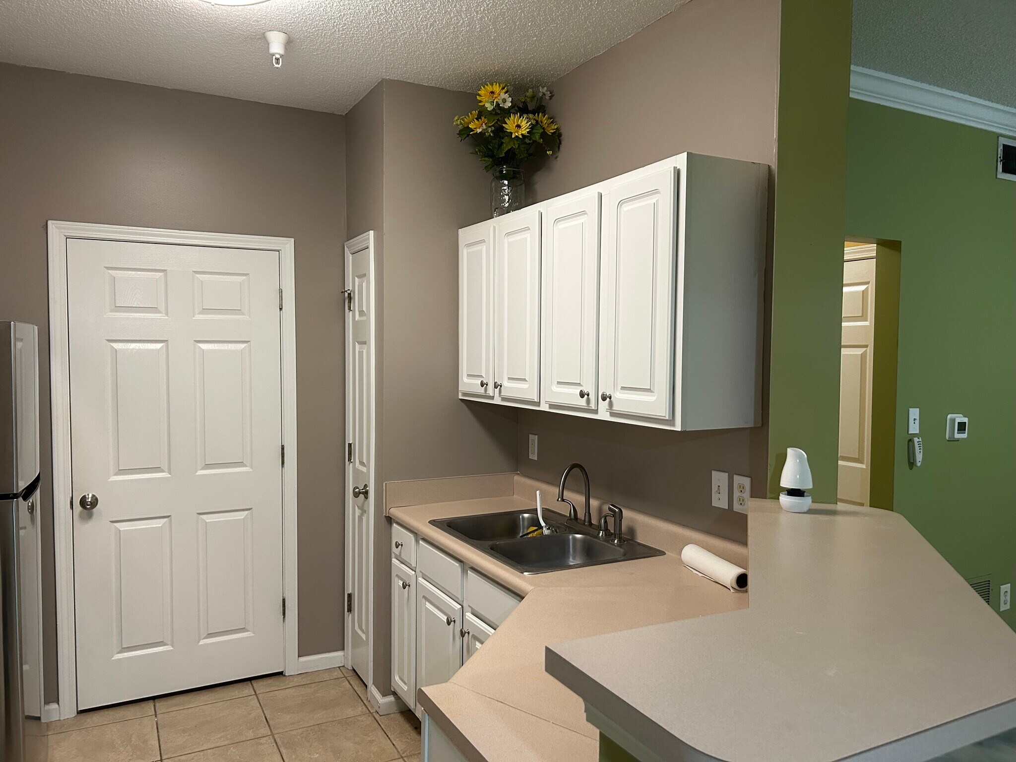 Building Photo - 1103 Walden Park Dr